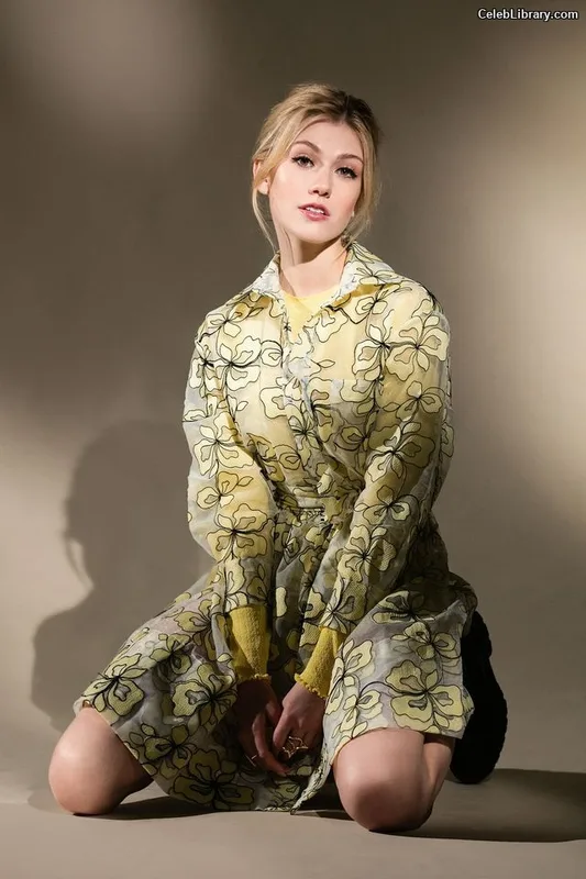 Katherine McNamara photo 22 of 758