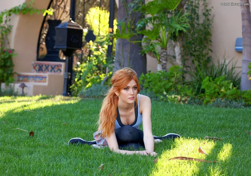 Katherine McNamara photo 9 of 758