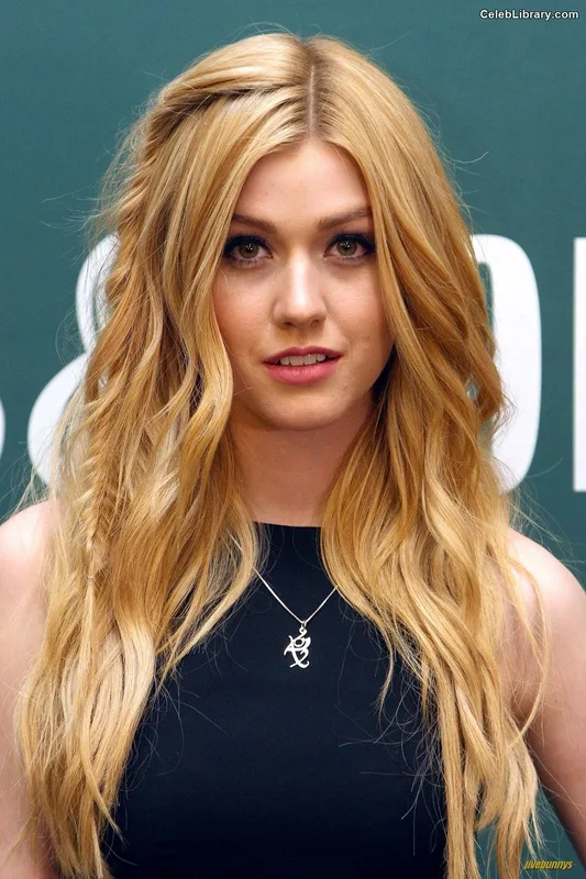 Katherine McNamara photo 6 of 758