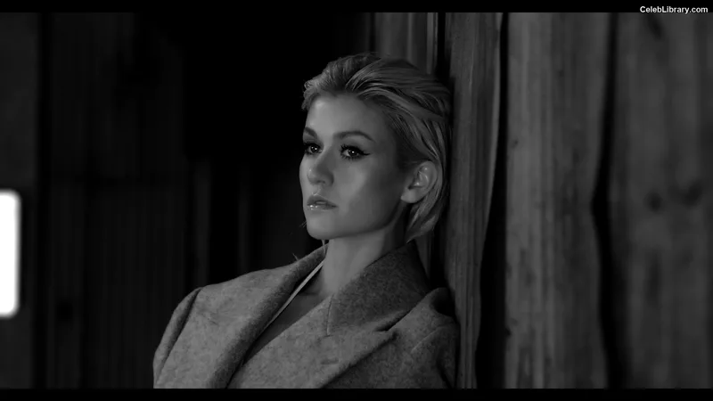 Katherine McNamara photo 23 of 758