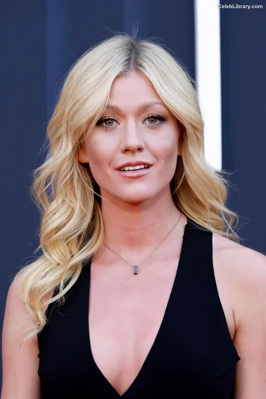 Katherine McNamara photo 12 of 758