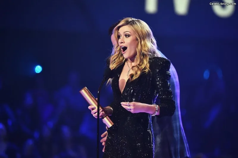 Katherine McNamara photo 17 of 758