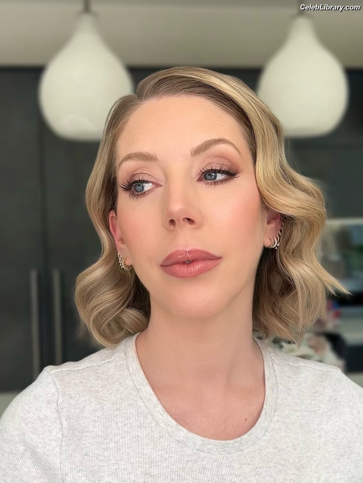Katherine Ryan photo 6 of 681