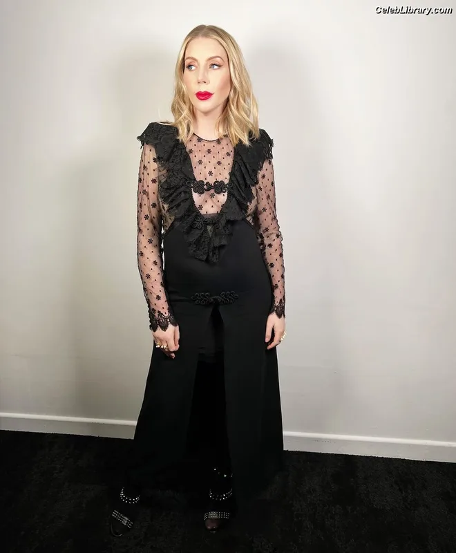 Katherine Ryan photo 15 of 681
