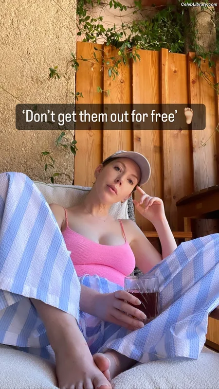Katherine Ryan photo 21 of 681