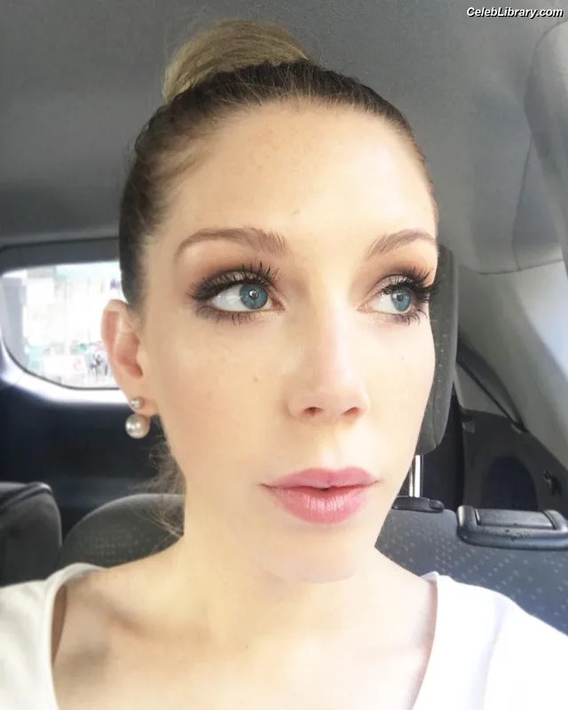 Katherine Ryan photo 9 of 681