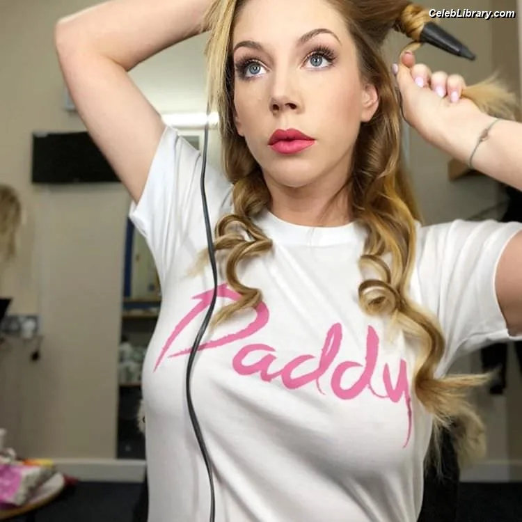 Katherine Ryan photo 17 of 681