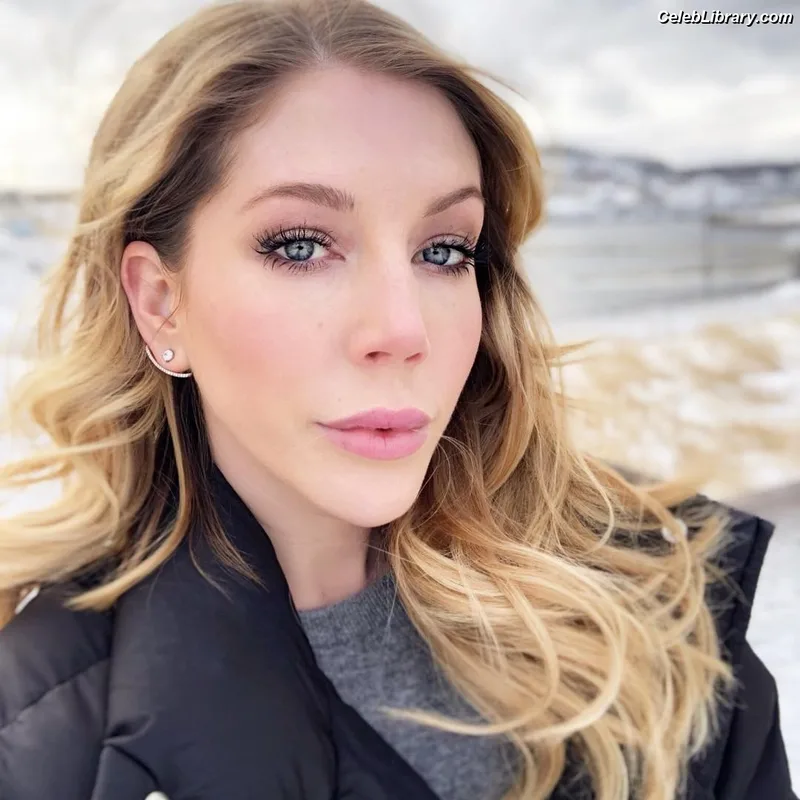 Katherine Ryan photo 15 of 681