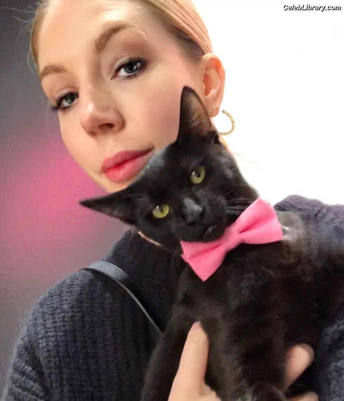Katherine Ryan photo 17 of 681