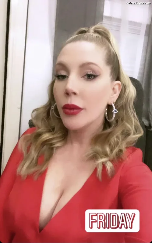 Katherine Ryan photo 15 of 681