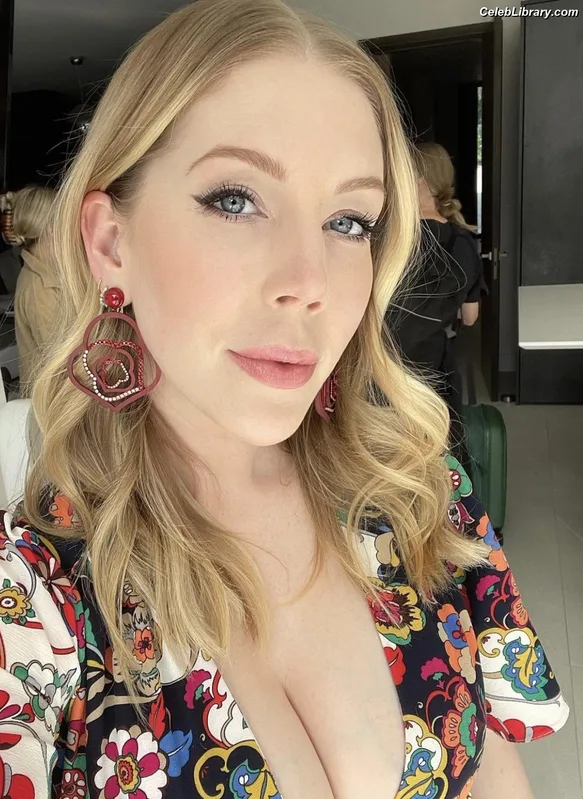 Katherine Ryan photo 8 of 681