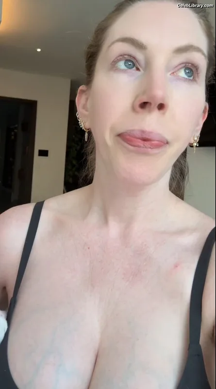 Katherine Ryan photo 5 of 681