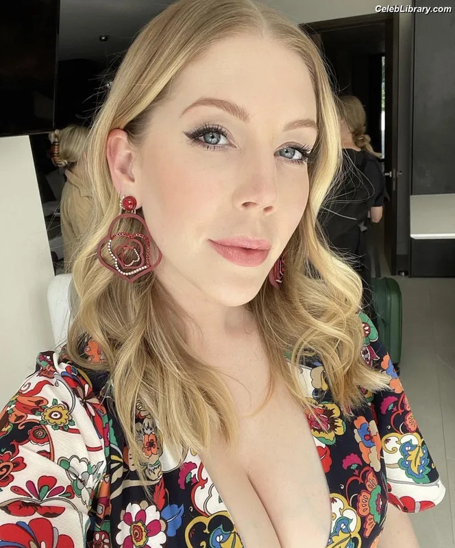 Katherine Ryan photo 1 of 681