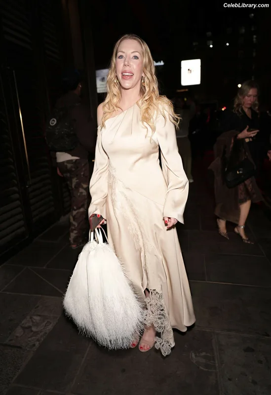 Katherine Ryan photo 12 of 681