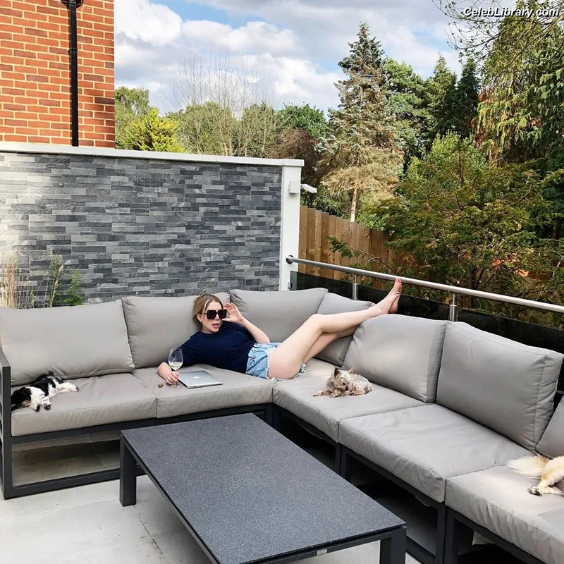 Katherine Ryan photo 21 of 681