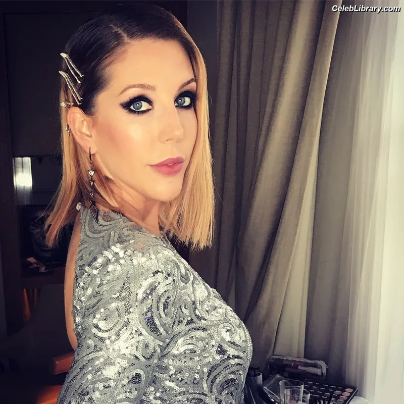 Katherine Ryan photo 3 of 681