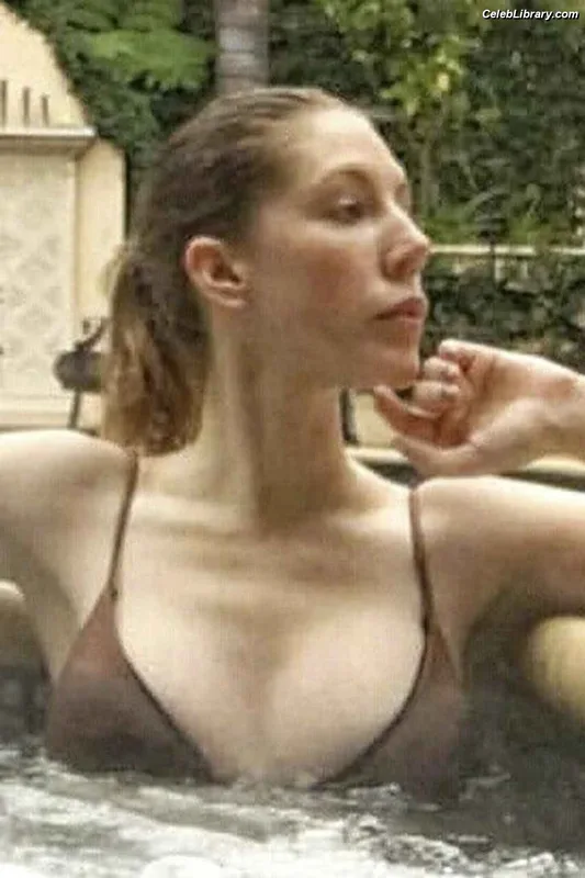 Katherine Ryan photo 11 of 681