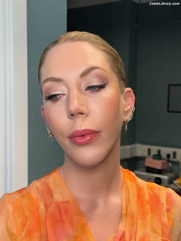 Katherine Ryan photo 10 of 681