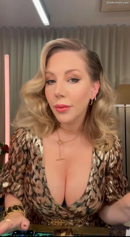 Katherine Ryan photo 3 of 681