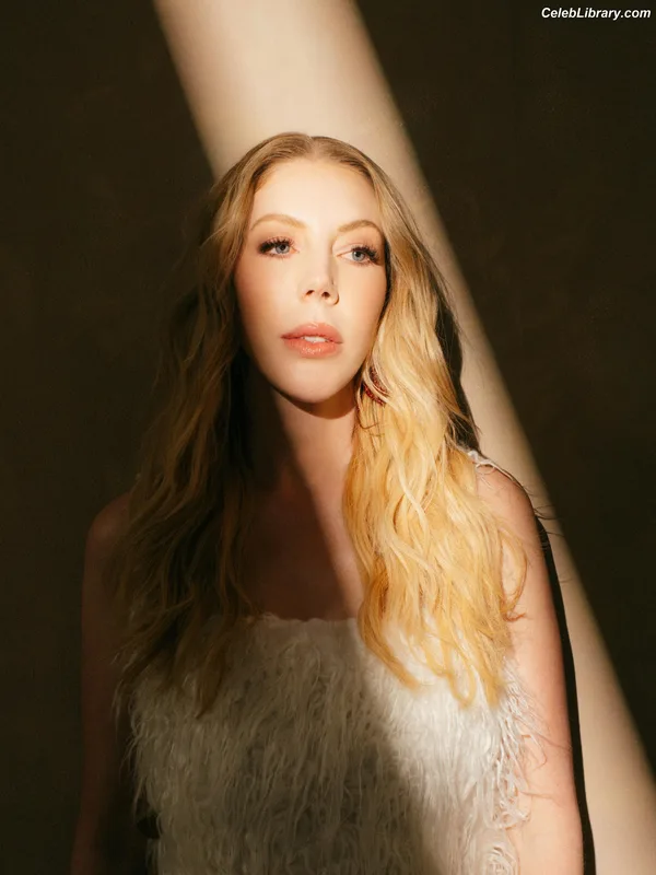 Katherine Ryan photo 14 of 681