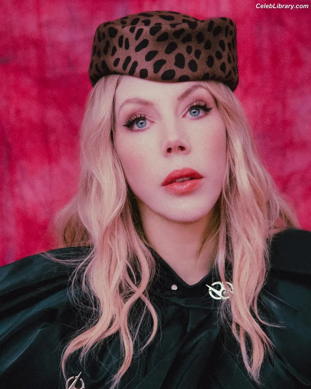 Katherine Ryan photo 9 of 681