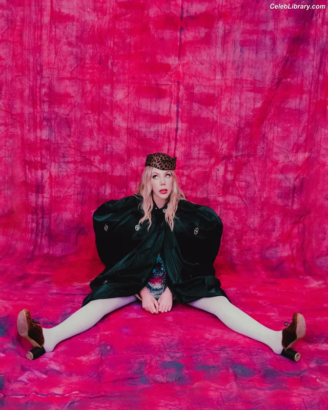 Katherine Ryan photo 4 of 681