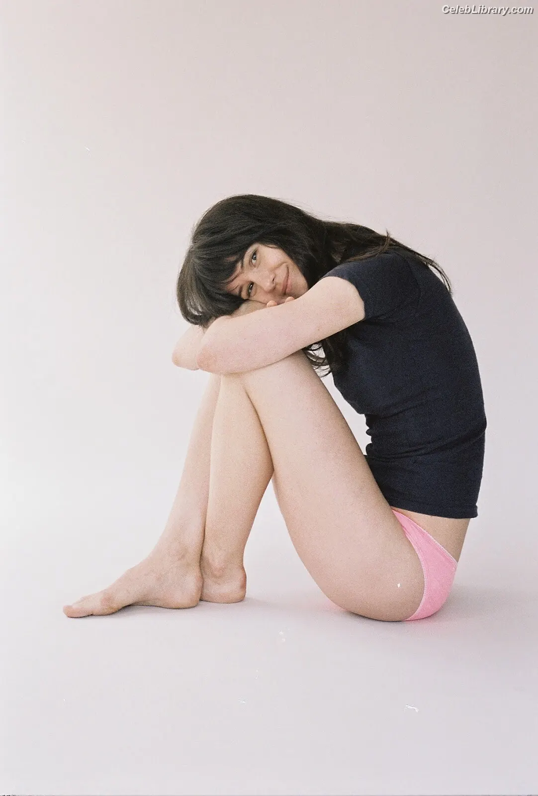 Katherine Waterston photo 10 of 90