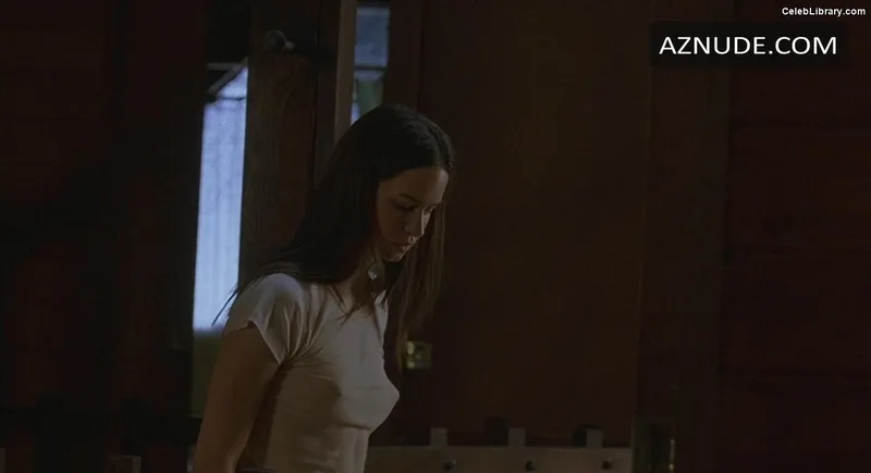 Katherine Waterston photo 22 of 90