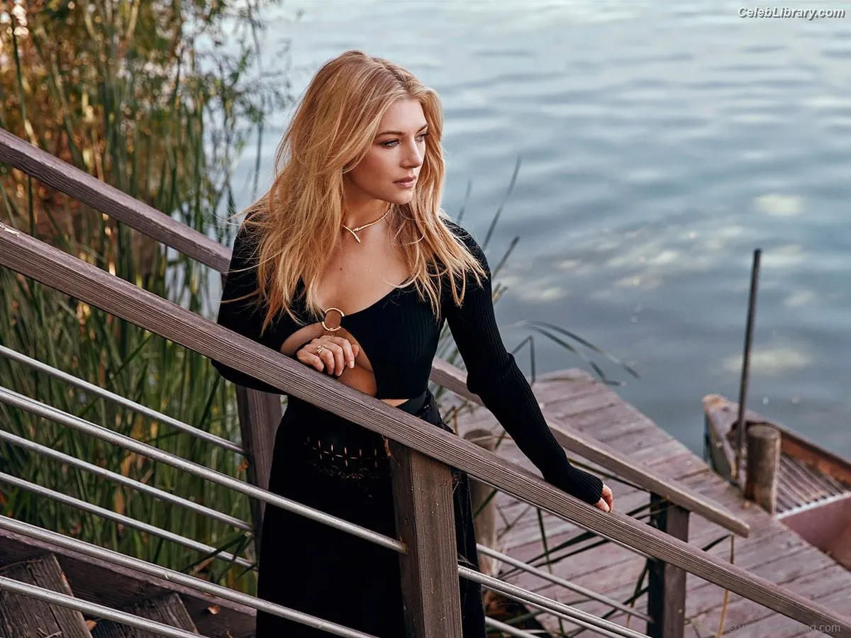 Katheryn Winnick photo 18 of 406