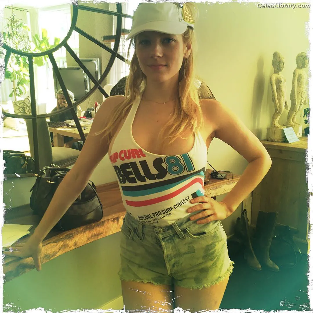 Katheryn Winnick photo 19 of 406