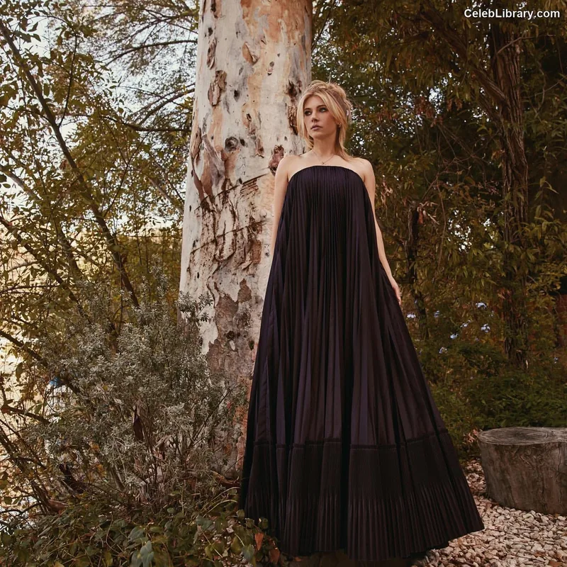 Katheryn Winnick photo 23 of 399