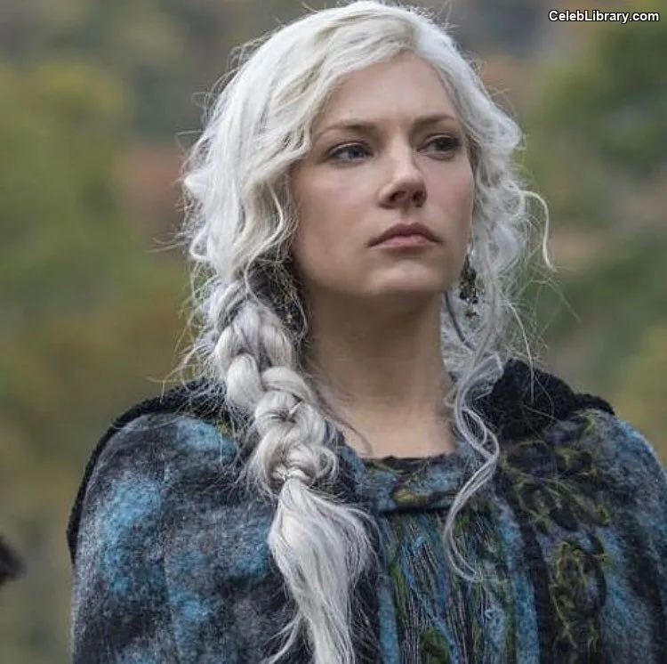 Katheryn Winnick photo 16 of 399
