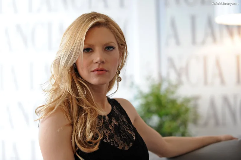 Katheryn Winnick photo 14 of 399
