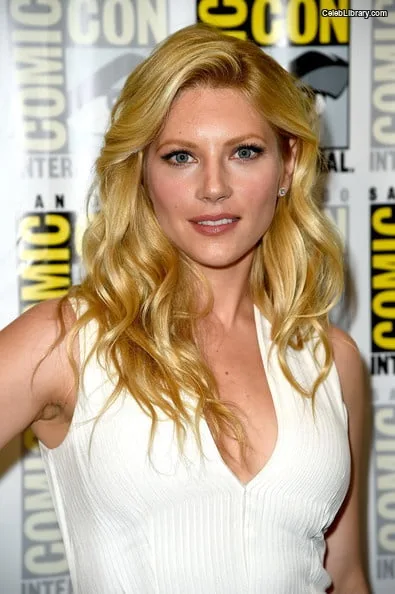 Katheryn Winnick photo 13 of 399