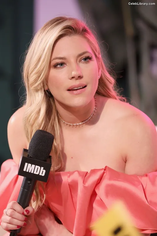 Katheryn Winnick photo 4 of 399