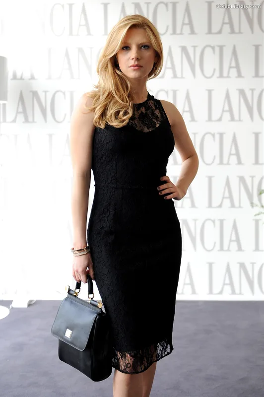 Katheryn Winnick photo 6 of 399
