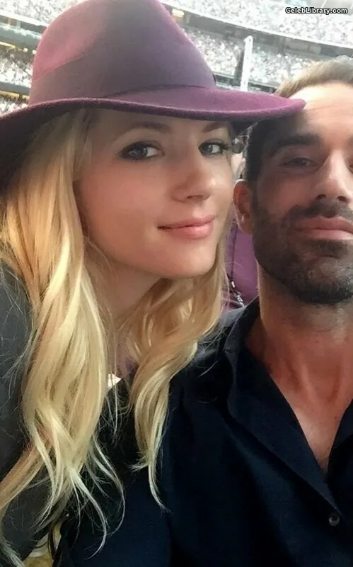 Katheryn Winnick photo 11 of 399