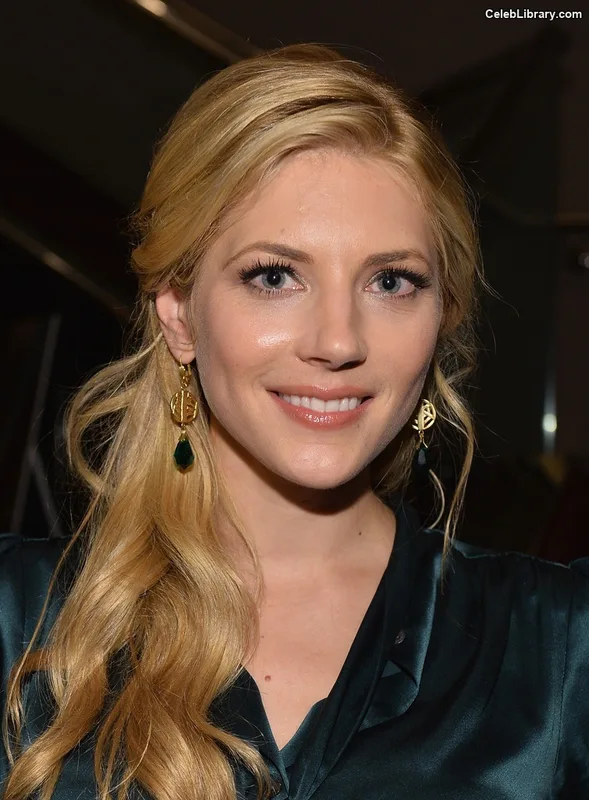 Katheryn Winnick photo 14 of 399