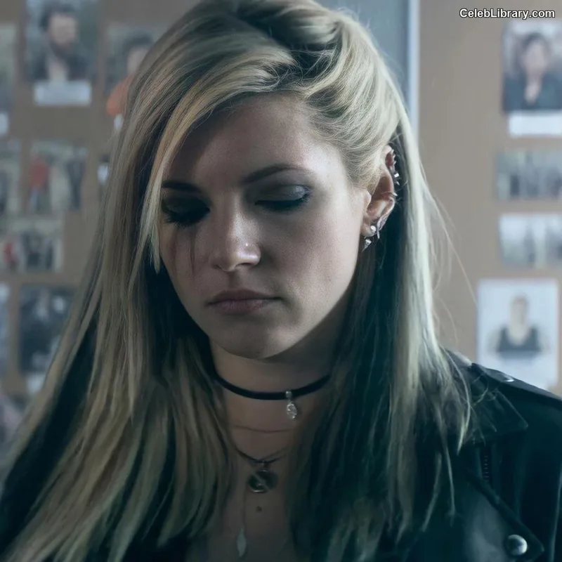 Katheryn Winnick photo 17 of 399