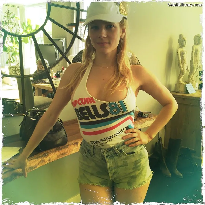 Katheryn Winnick photo 13 of 399
