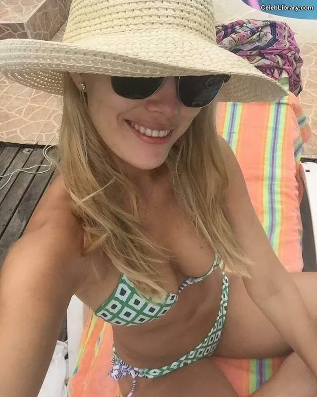 Katheryn Winnick photo 14 of 399