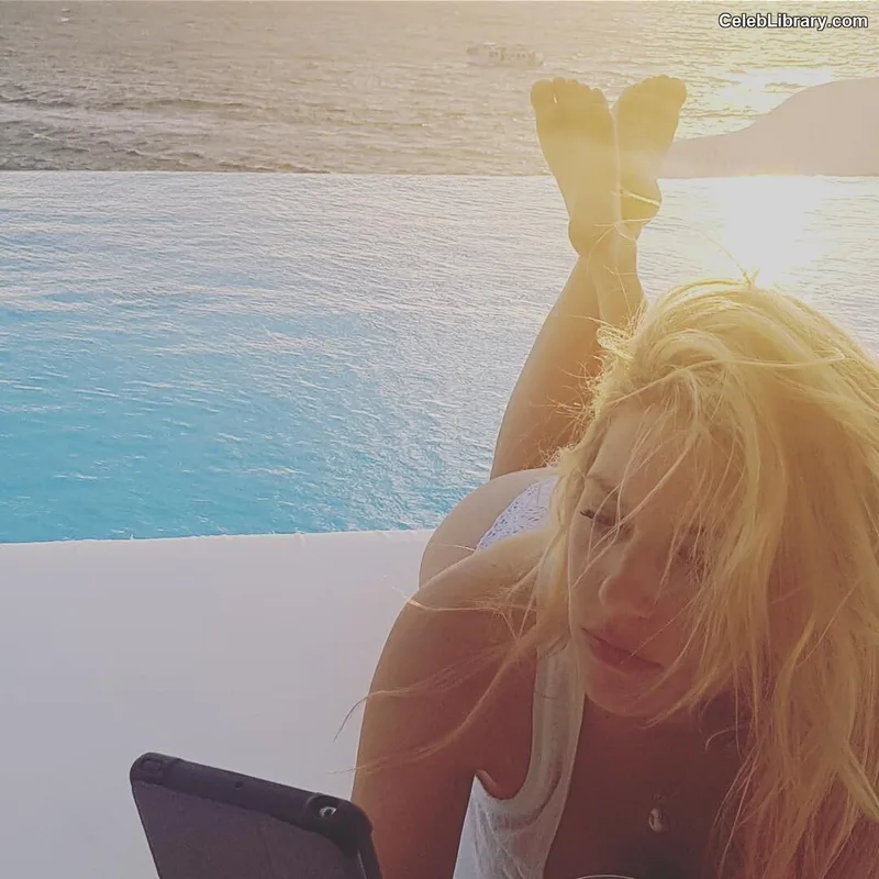 Katheryn Winnick photo 20 of 399