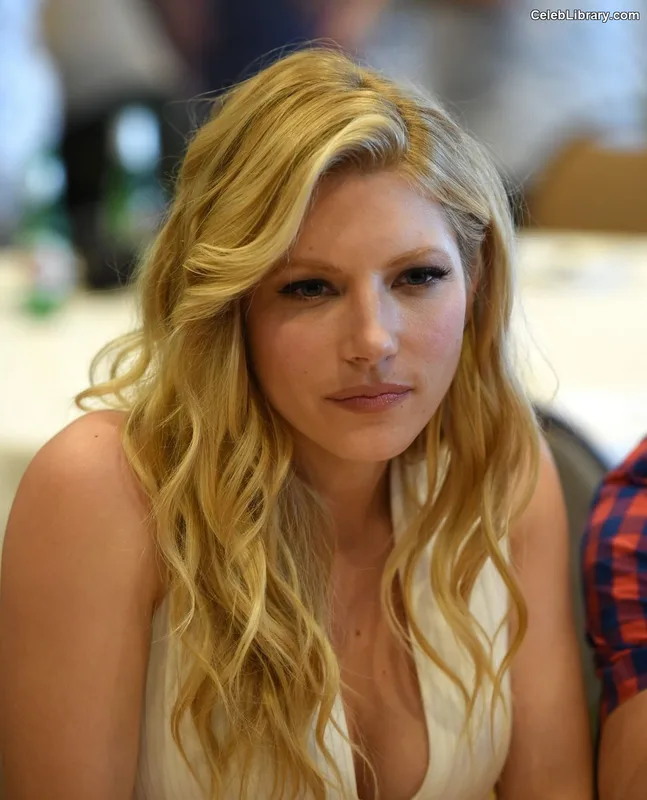 Katheryn Winnick photo 22 of 399