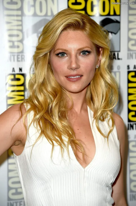 Katheryn Winnick photo 23 of 399