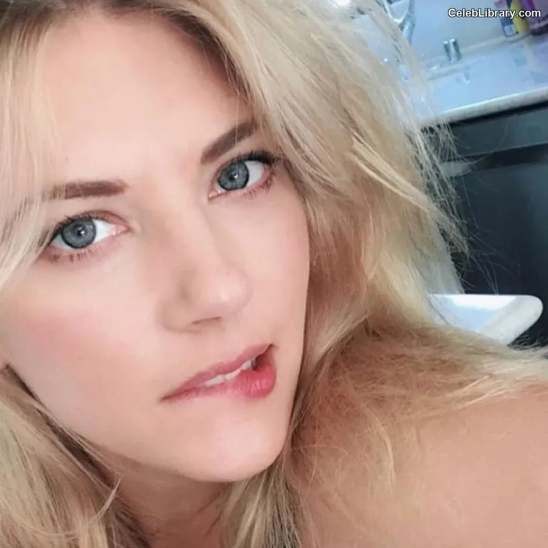 Katheryn Winnick photo 12 of 399