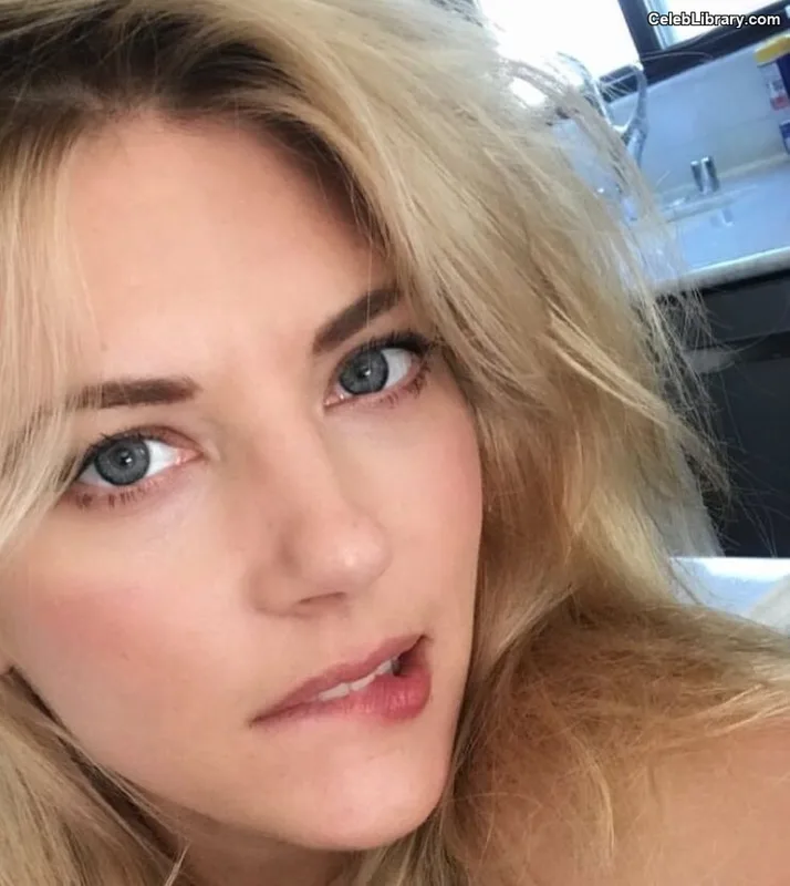 Katheryn Winnick photo 9 of 399