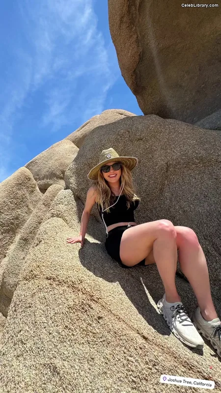 Katheryn Winnick photo 24 of 399