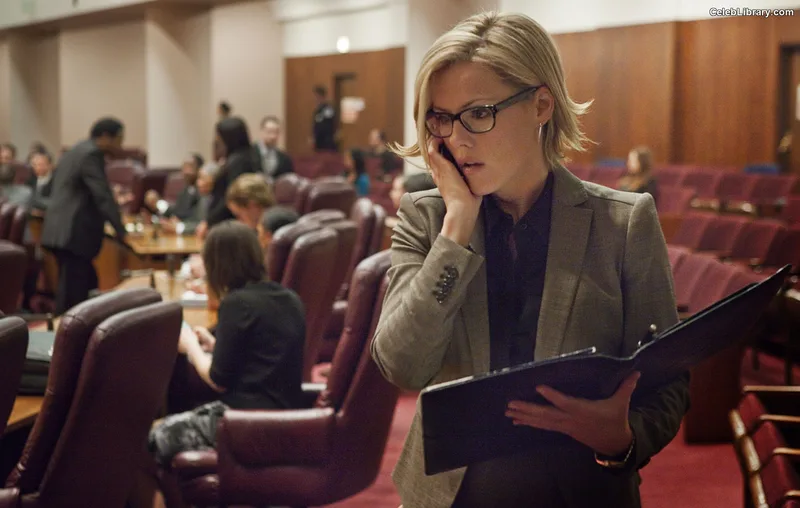 Kathleen Robertson photo 11 of 70