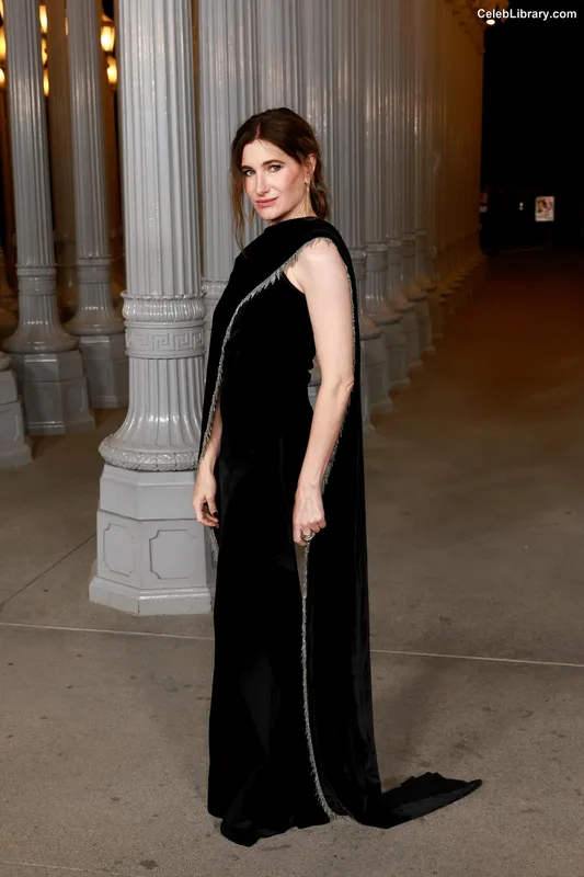 Kathryn Hahn photo 1 of 43