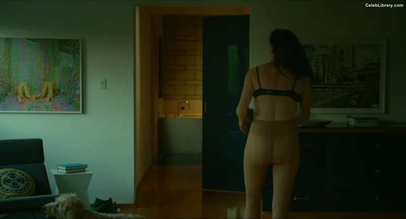 Kathryn Hahn photo 21 of 43